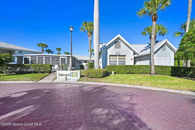 975 Sonesta Avenue NE 203, Palm Bay, FL 32905