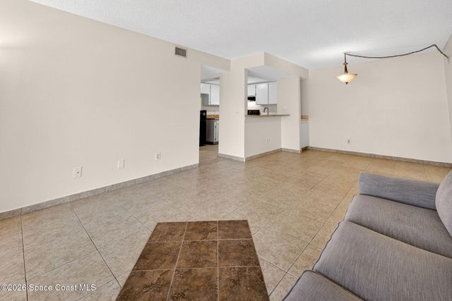 975 Sonesta Avenue NE 203, Palm Bay, FL 32905