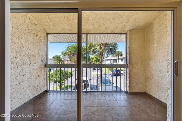 975 Sonesta Avenue NE 203, Palm Bay, FL 32905