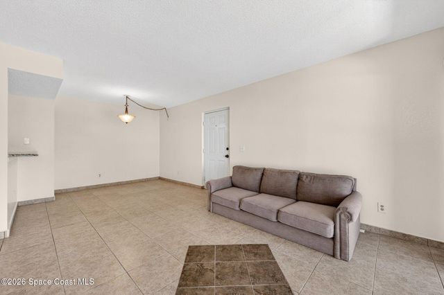 975 Sonesta Avenue NE 203, Palm Bay, FL 32905