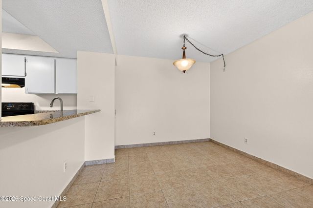 975 Sonesta Avenue NE 203, Palm Bay, FL 32905