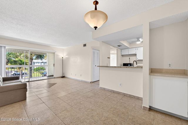 975 Sonesta Avenue NE 203, Palm Bay, FL 32905