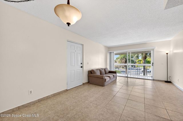 975 Sonesta Avenue NE 203, Palm Bay, FL 32905