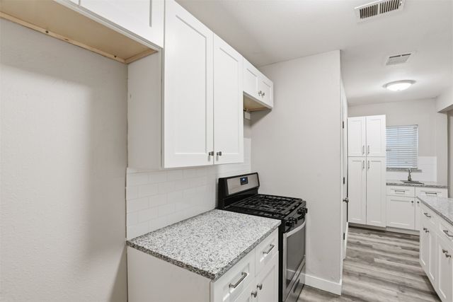 227 S Hampton Road, Dallas, TX 75208