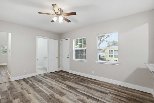 227 S Hampton Road, Dallas, TX 75208