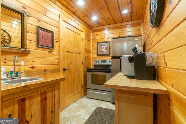 125 Sang Springs Trail, Cleveland, GA 30528