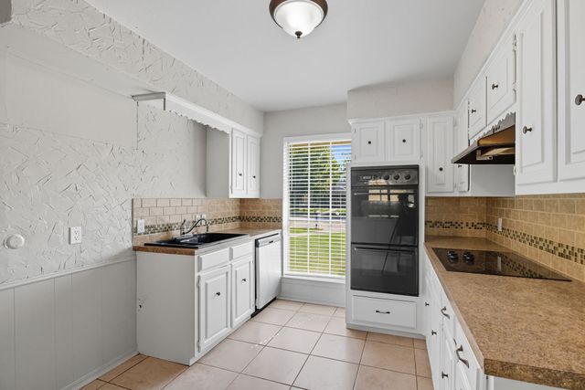 10304 Oak Creek Drive, Greenville, TX 75402