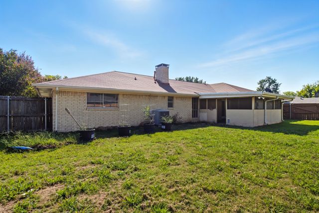 10304 Oak Creek Drive, Greenville, TX 75402