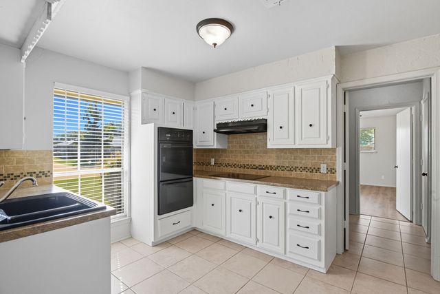 10304 Oak Creek Drive, Greenville, TX 75402