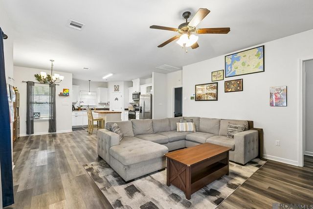 3024 Red Hat Rd, Brusly, LA 70719