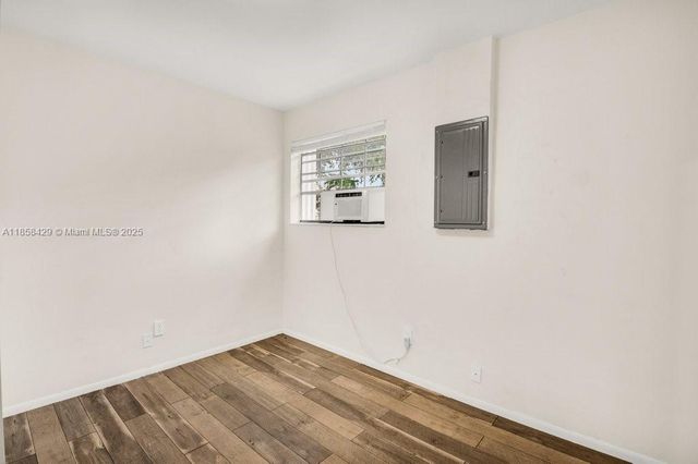 8330 SW 41st St 1, Davie, FL 33328