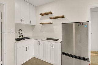 8330 SW 41st St 1, Davie, FL 33328