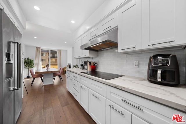11970 Montana Avenue 207, Los Angeles, CA 90049