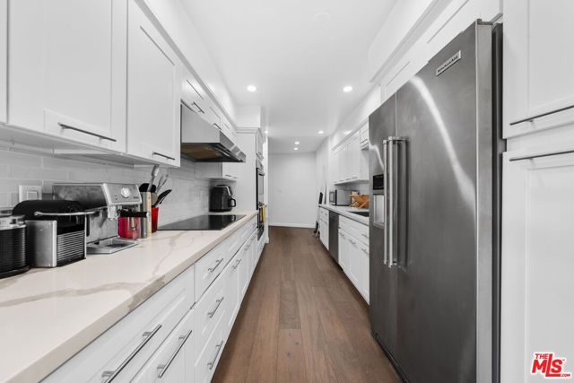 11970 Montana Avenue 207, Los Angeles, CA 90049