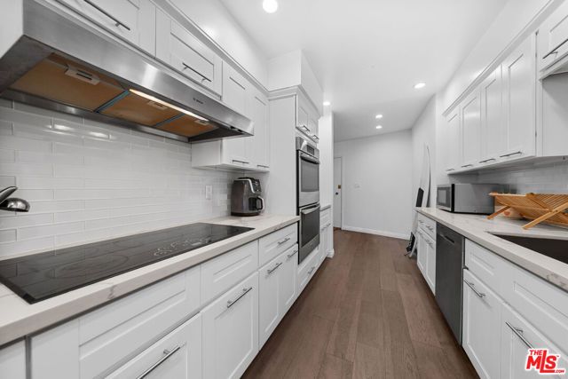 11970 Montana Avenue 207, Los Angeles, CA 90049