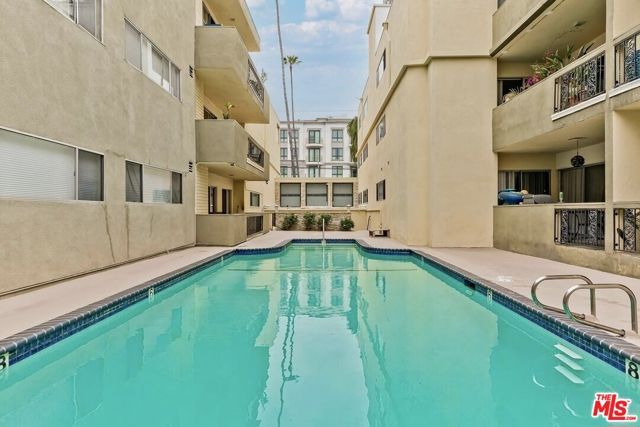 11970 Montana Avenue 207, Los Angeles, CA 90049