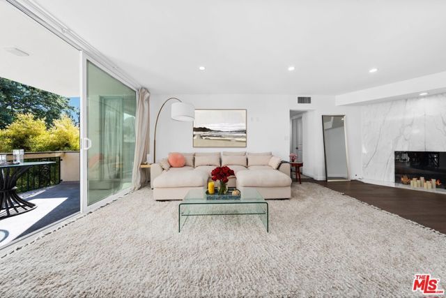 11970 Montana Avenue 207, Los Angeles, CA 90049