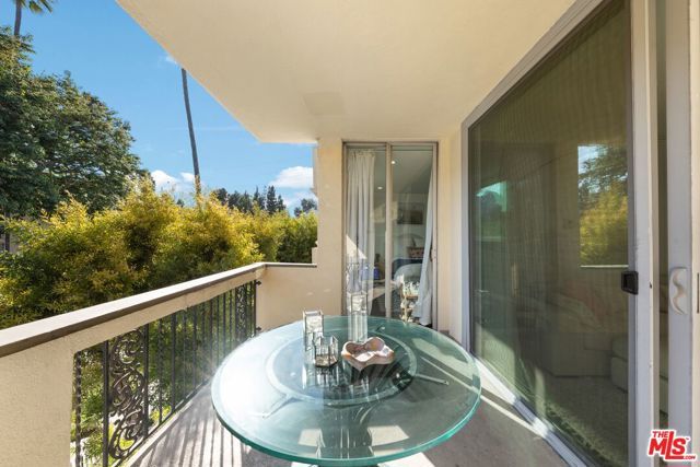 11970 Montana Avenue 207, Los Angeles, CA 90049