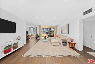 11970 Montana Avenue 207, Los Angeles, CA 90049