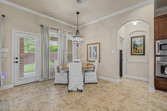 102 N Victoriana Circle, Spring, TX 77389