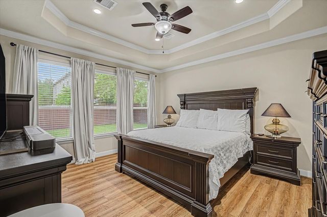 102 N Victoriana Circle, Spring, TX 77389