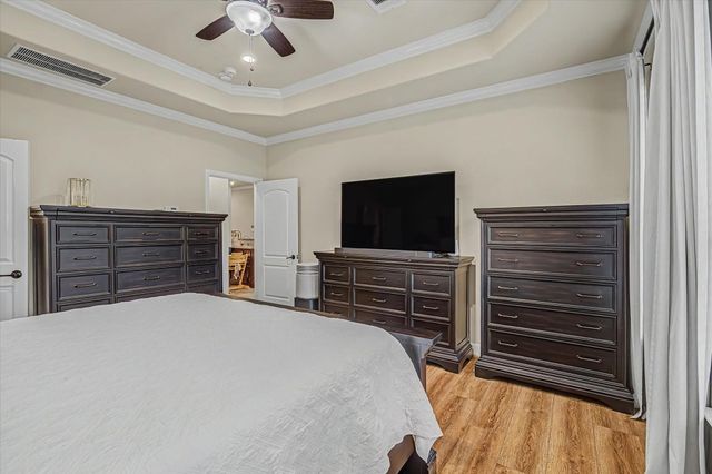102 N Victoriana Circle, Spring, TX 77389