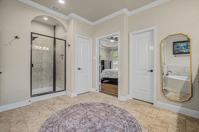 102 N Victoriana Circle, Spring, TX 77389