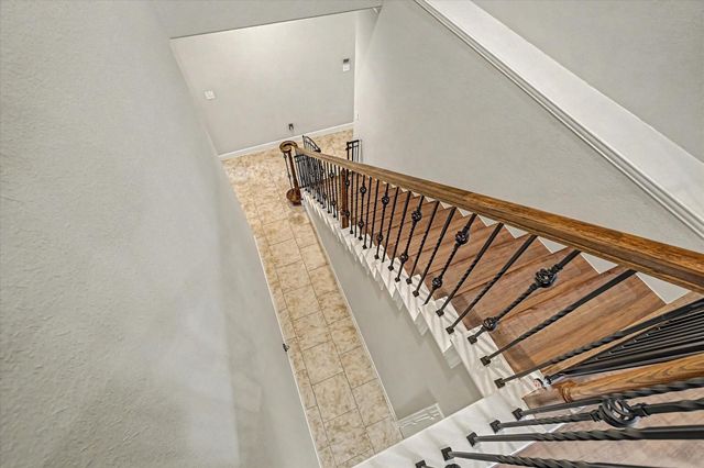 102 N Victoriana Circle, Spring, TX 77389