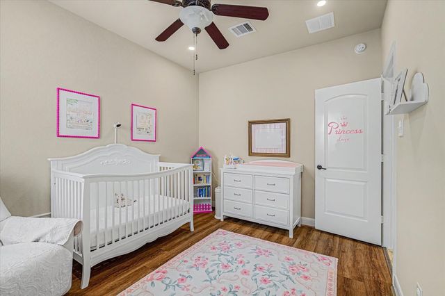 102 N Victoriana Circle, Spring, TX 77389