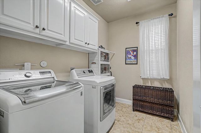 102 N Victoriana Circle, Spring, TX 77389