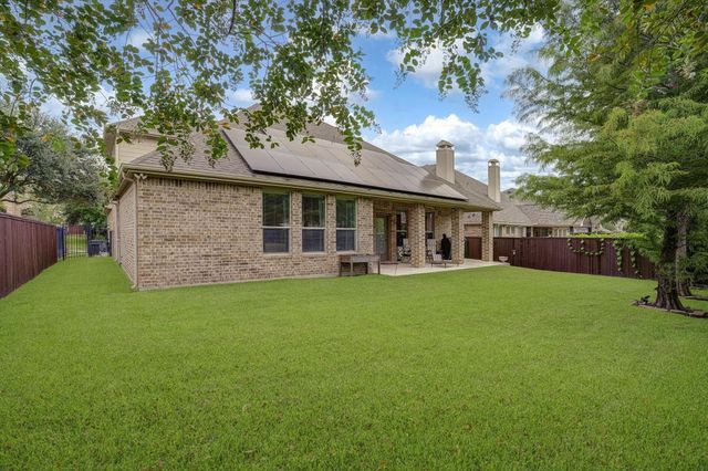 102 N Victoriana Circle, Spring, TX 77389