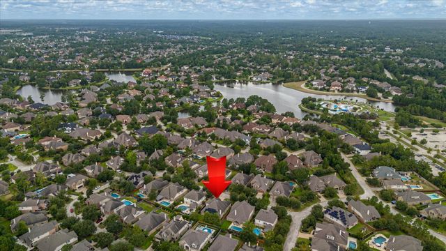 102 N Victoriana Circle, Spring, TX 77389