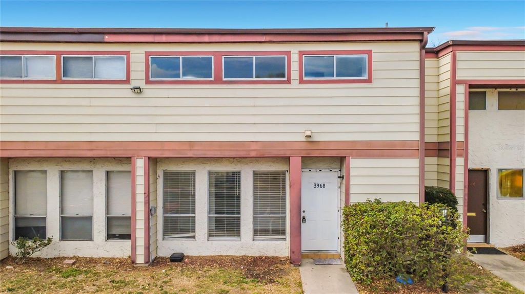 Image 2 of property listing at 3968 CRAYRICH CIRCLE C3, Orlando, FL 32839