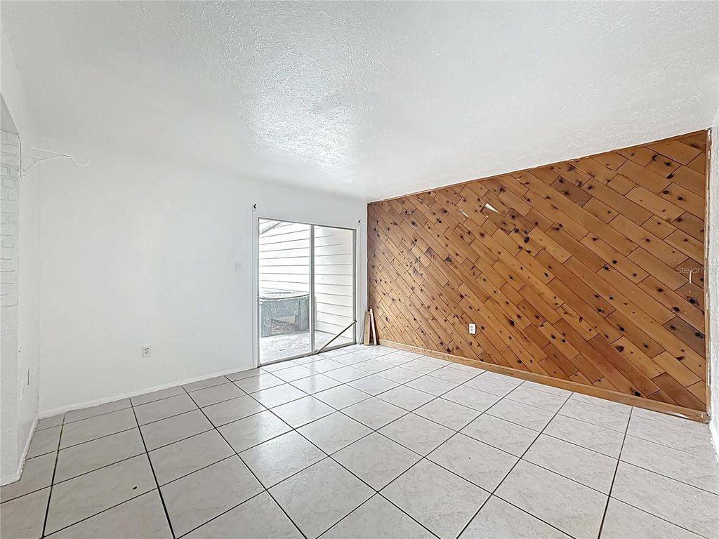 Image 15 of property listing at 3968 CRAYRICH CIRCLE C3, Orlando, FL 32839