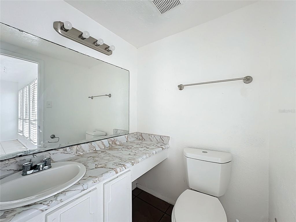 Image 19 of property listing at 3968 CRAYRICH CIRCLE C3, Orlando, FL 32839