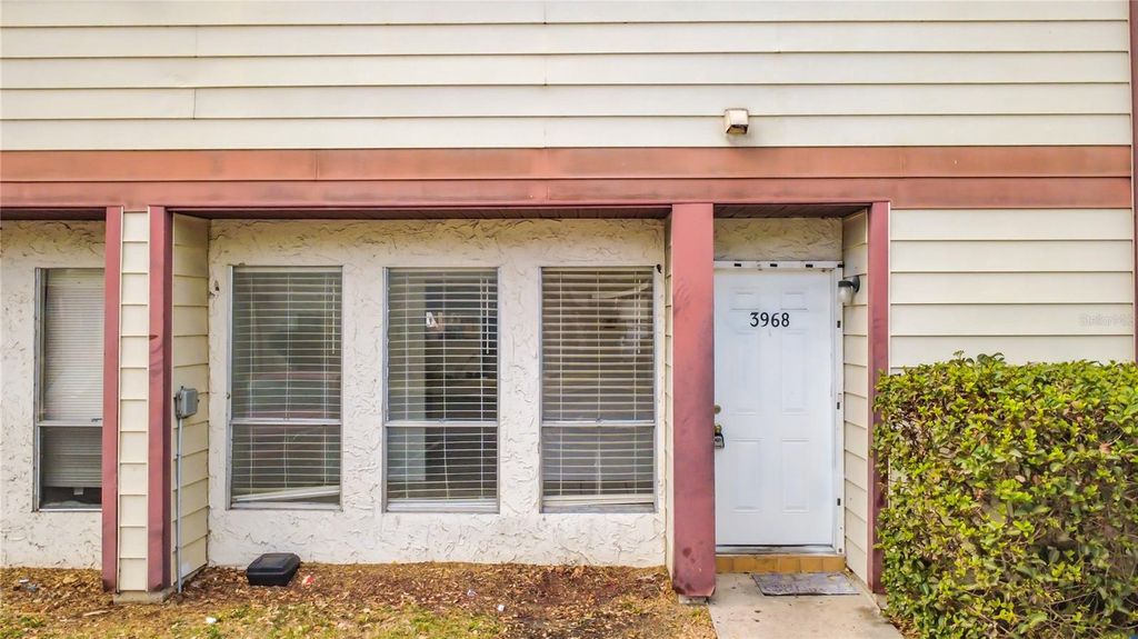 Image 3 of property listing at 3968 CRAYRICH CIRCLE C3, Orlando, FL 32839