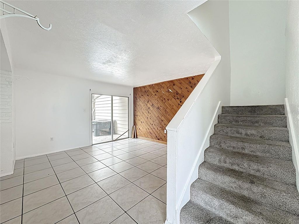 Image 21 of property listing at 3968 CRAYRICH CIRCLE C3, Orlando, FL 32839