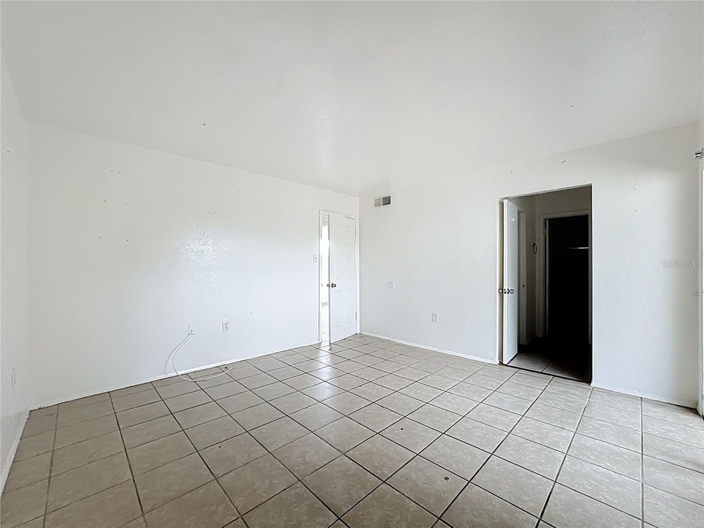 Image 24 of property listing at 3968 CRAYRICH CIRCLE C3, Orlando, FL 32839