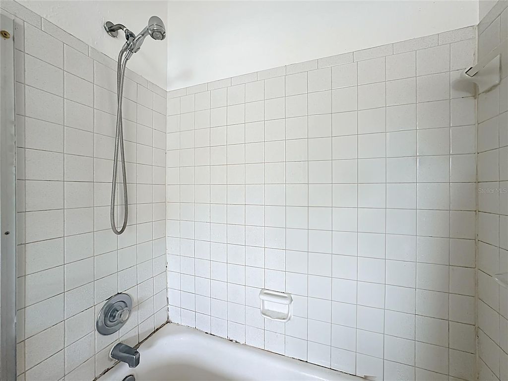 Image 33 of property listing at 3968 CRAYRICH CIRCLE C3, Orlando, FL 32839