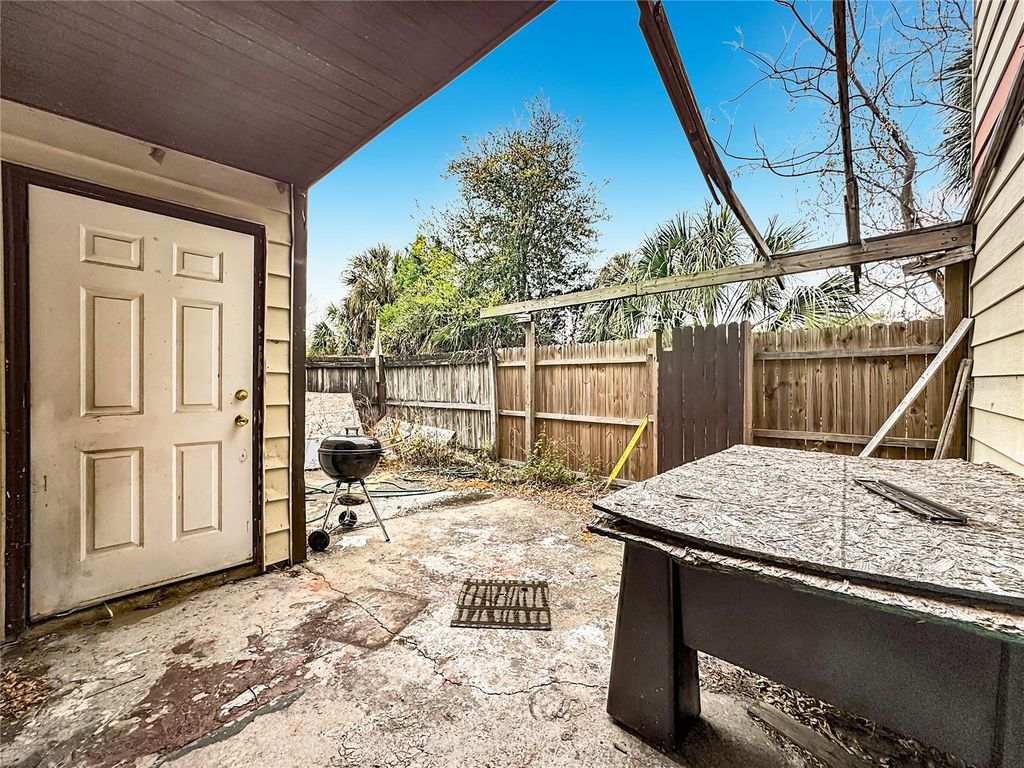 Image 35 of property listing at 3968 CRAYRICH CIRCLE C3, Orlando, FL 32839