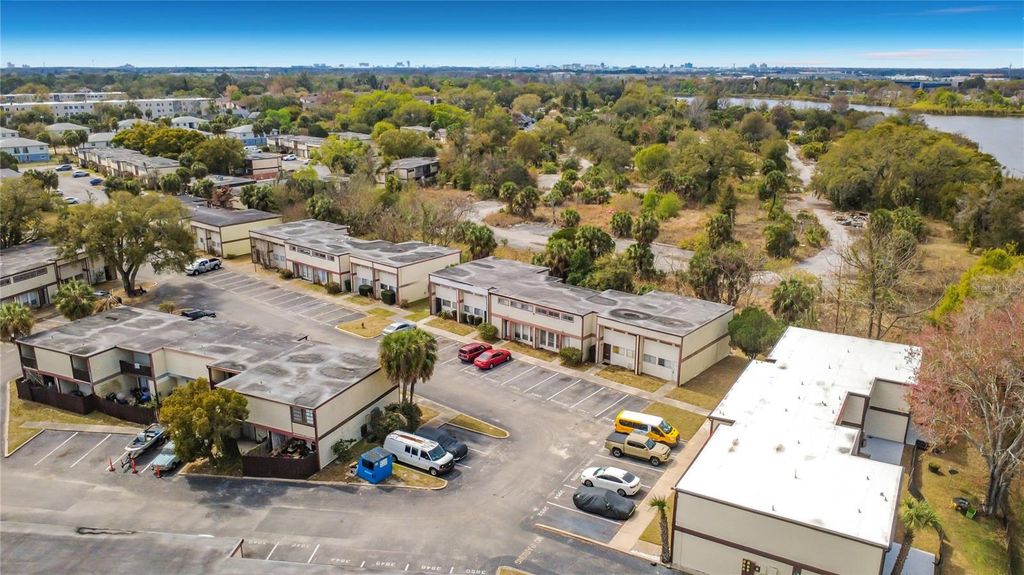 Image 43 of property listing at 3968 CRAYRICH CIRCLE C3, Orlando, FL 32839