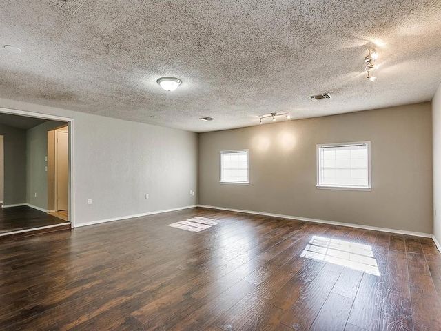 1300 San Fidel Lane, Edmond, OK 73003