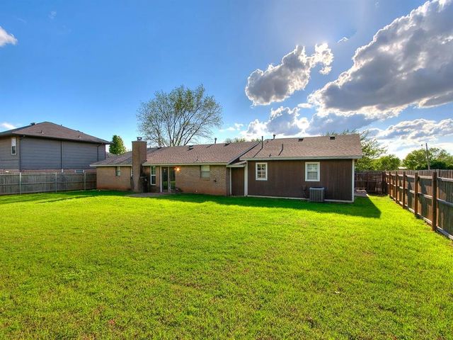 1300 San Fidel Lane, Edmond, OK 73003
