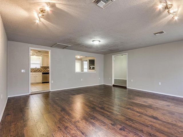 1300 San Fidel Lane, Edmond, OK 73003