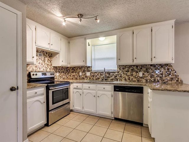 1300 San Fidel Lane, Edmond, OK 73003