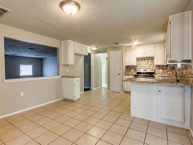 1300 San Fidel Lane, Edmond, OK 73003