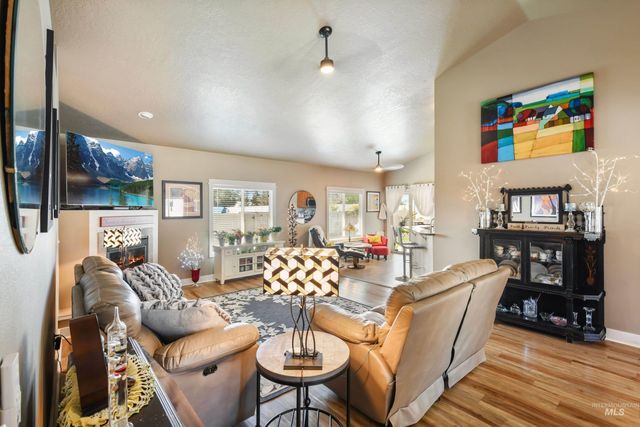 16 N Luke Loop, Nampa, ID 83651