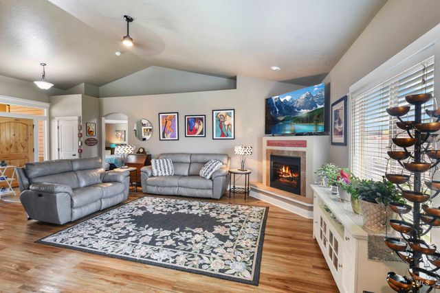 16 N Luke Loop, Nampa, ID 83651