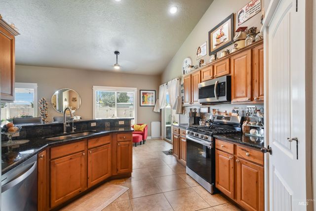 16 N Luke Loop, Nampa, ID 83651