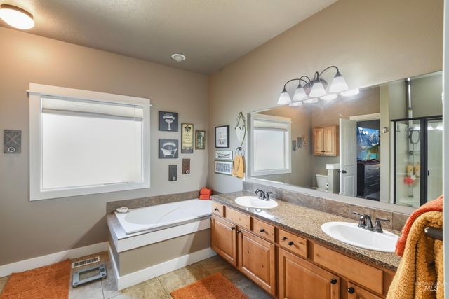 16 N Luke Loop, Nampa, ID 83651